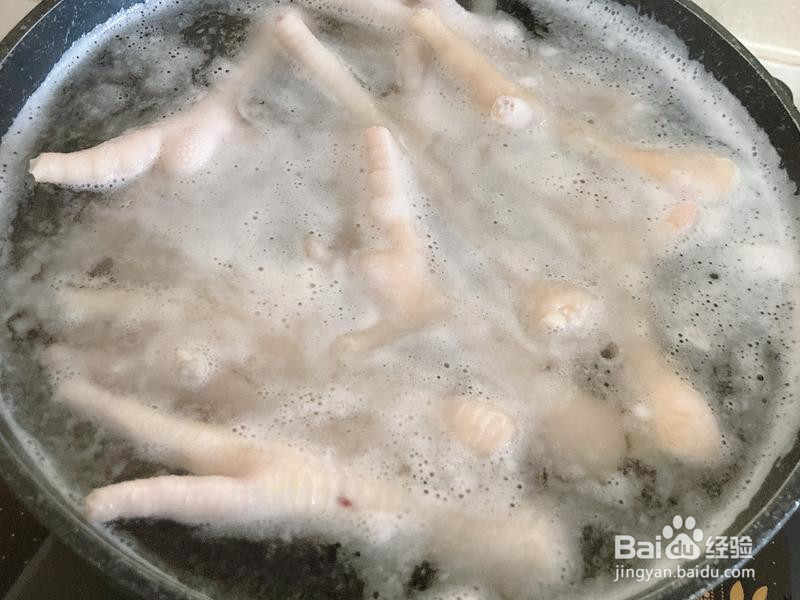 黄豆焖鸡爪的做法