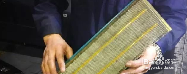 汽车怎样更换空气滤芯