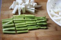 炒芦笋茭白的做法