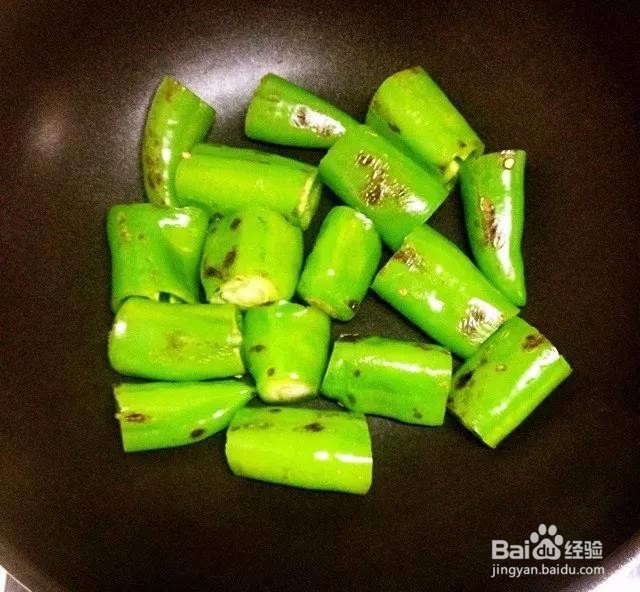 下班回家10分钟,糖醋口儿的虎皮尖椒端上桌