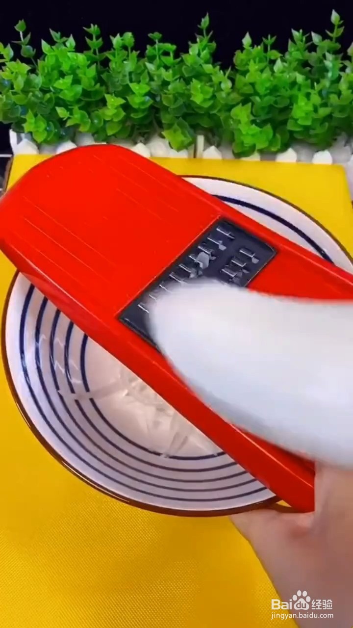 如何制作东北萝卜丝太阳蛋汤？