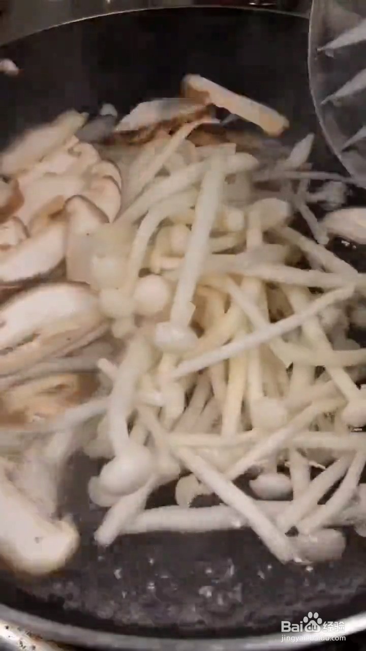如何制作家常小炒双菇