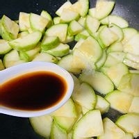 教你如何制作醋溜西葫芦