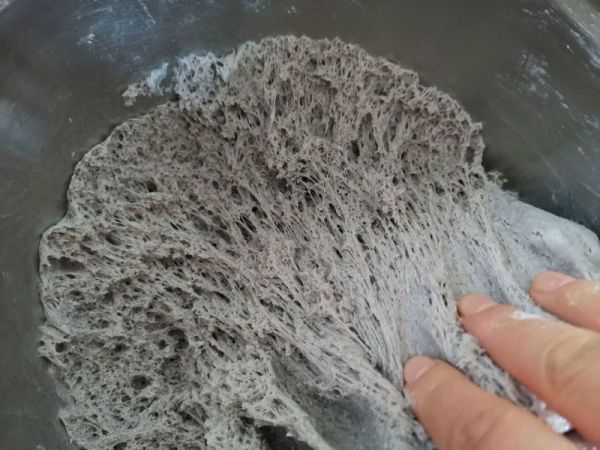 纯手工黑芝麻馒头