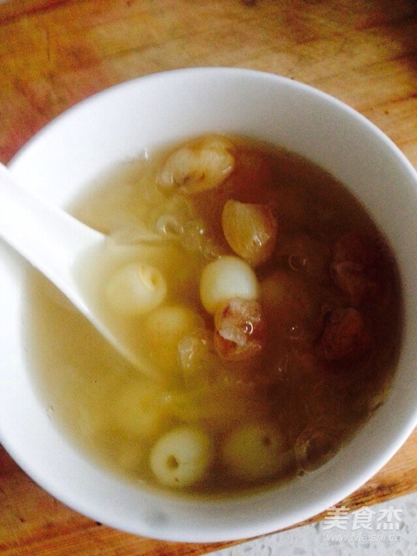 桂圆莲子银耳汤