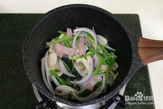 青椒培根意面的做法