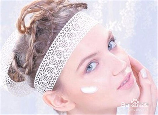 四步拥有滋润底妆，实用化妆技巧分享