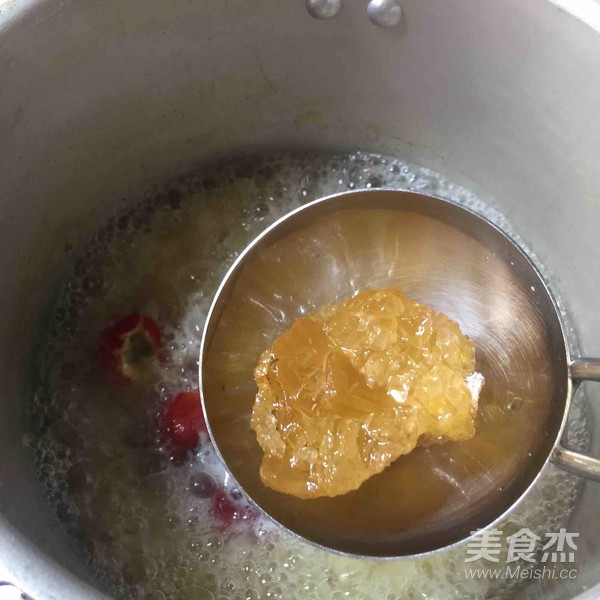 山楂银耳羹的做法