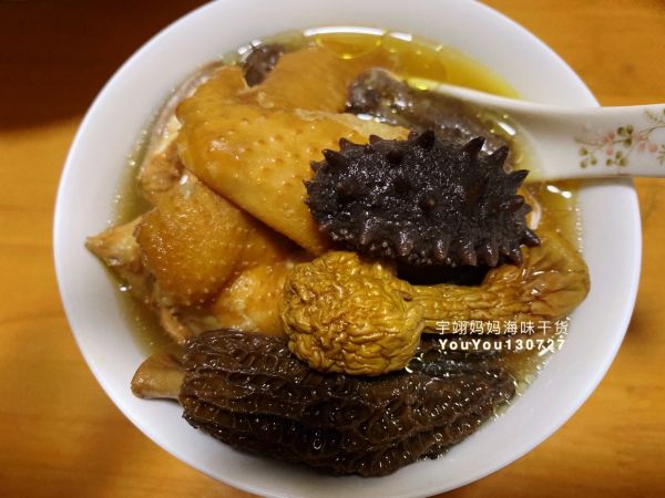 羊肚菌姬松茸海参鸡汤