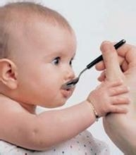 给宝宝喂药的小窍门