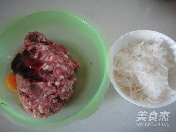 萝卜丝猪肉馅饼