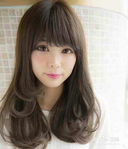 什么样的发型能让爱美美眉们摆脱大圆脸的困扰？