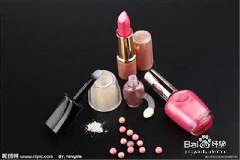 用纯银饰品可以判断化妆品是否含铅吗