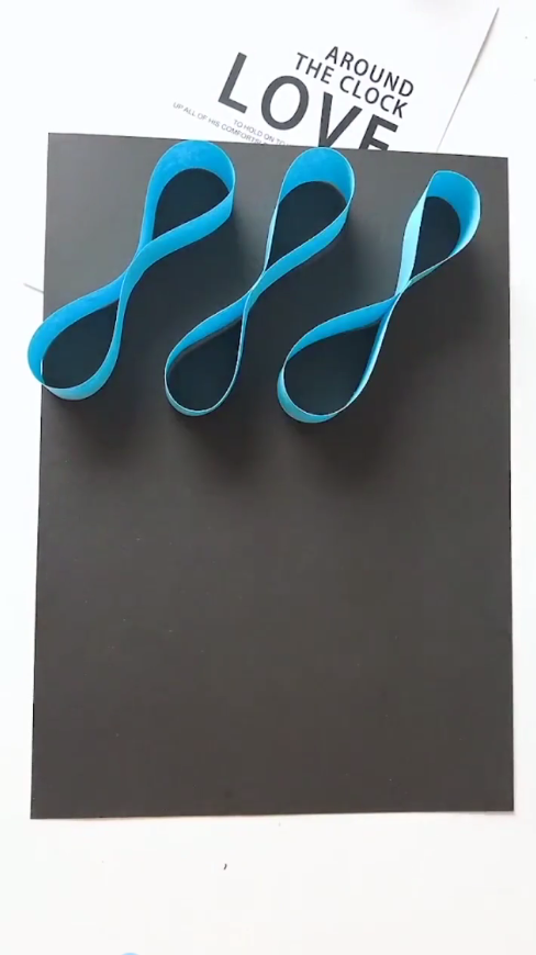 手工剪贴立体小花怎么做