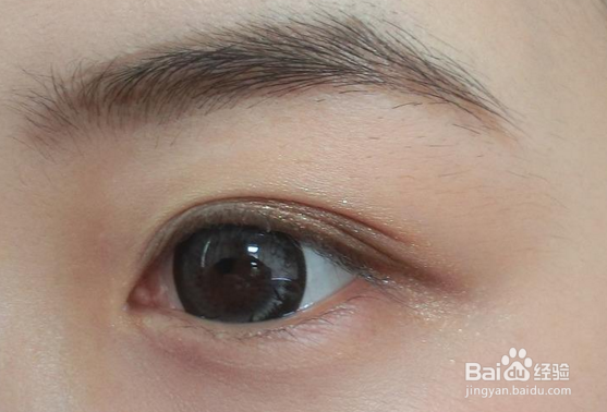 用山茶花油化大地系眼妆的方法