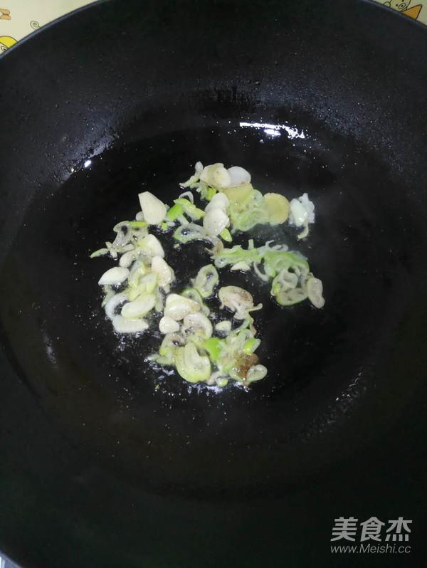 尖椒熘肥肠的做法