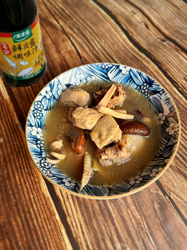 阿胶墨鱼土鸡汤