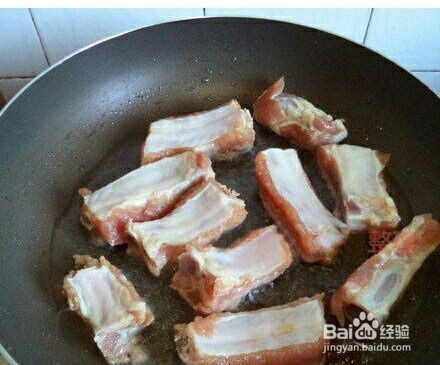 学做蒜香辣排骨