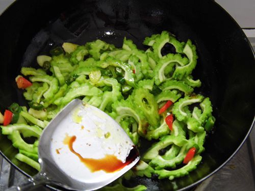 尖椒豆豉炒苦瓜