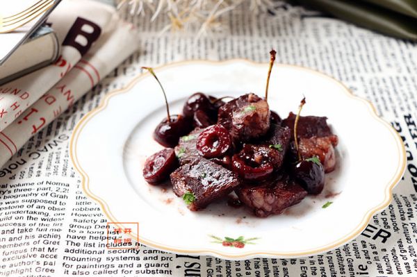 樱桃红酒煮牛肉