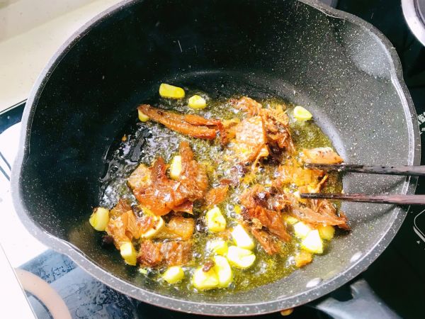 豆豉鲮鱼油麦菜