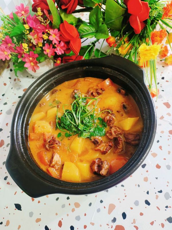 西红柿土豆牛腩煲