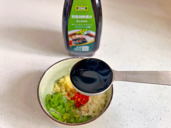 鸡蛋菠菜捞汁荞麦面