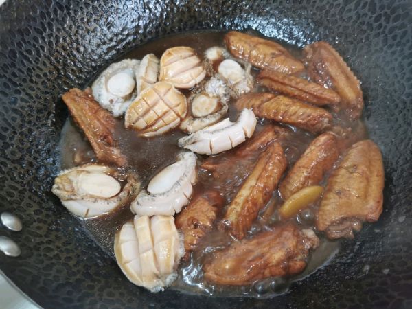 红烧鲍鱼鸡翅煲