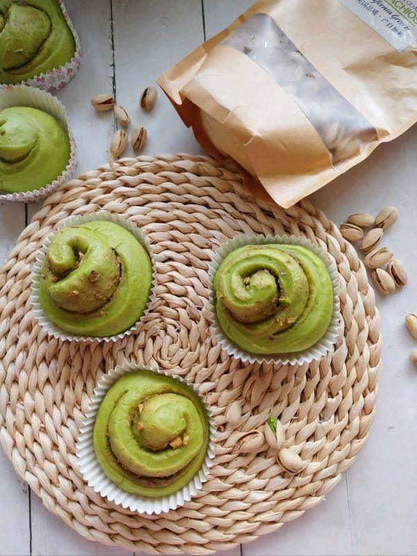 斑斓开心果面包卷