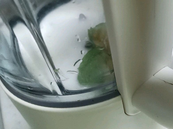 牛油果蔓越莓能量杯