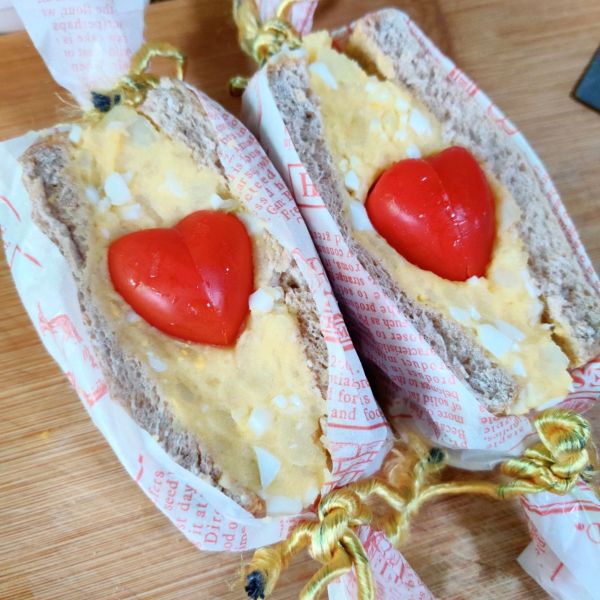 鸡蛋土豆爱心三明治