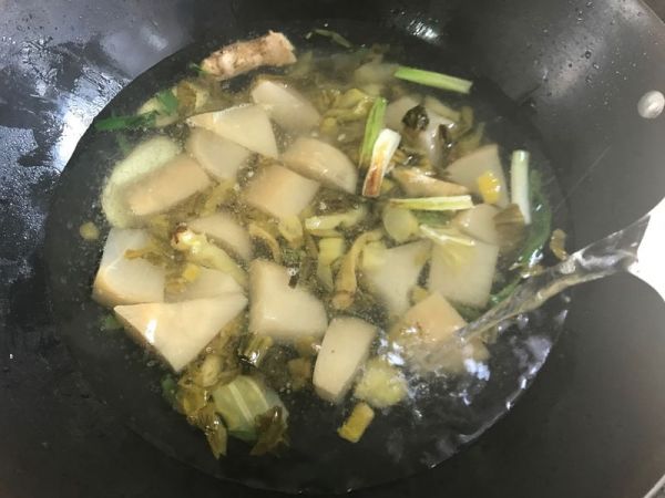 暖胃生津 酸菜鹅掌亦火锅#竹木火锅，文艺腹兴#