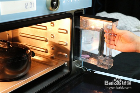 好吃到哭的桃胶银耳炖奶