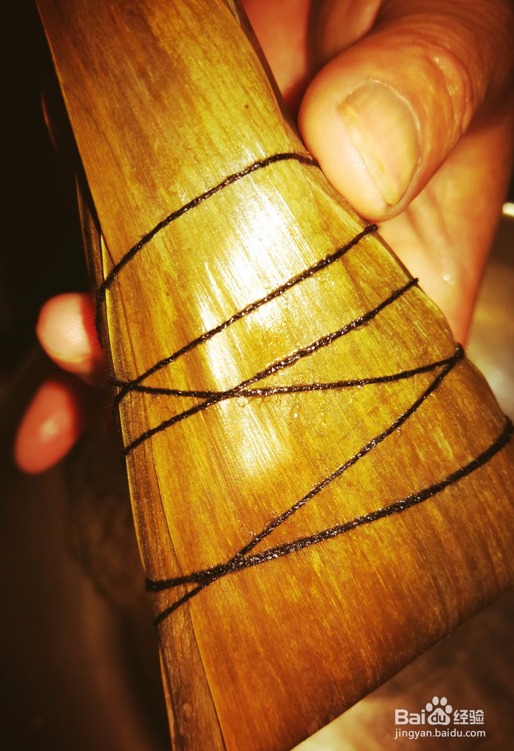 五香肉粽子和豌豆花生糯米粽子