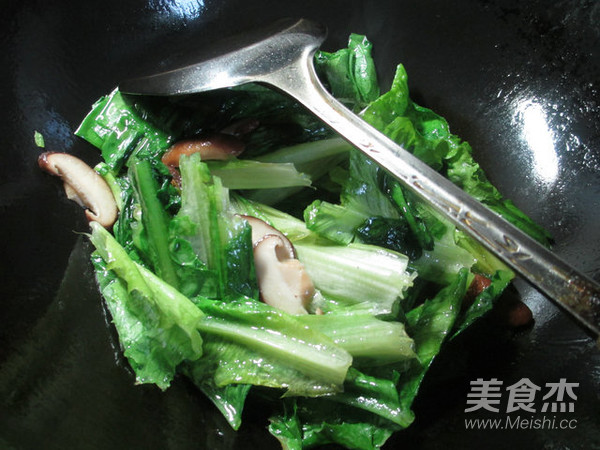 香菇炒油麦菜