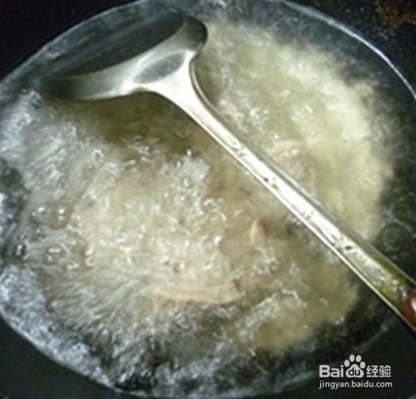 制作美味的排骨螺丝面