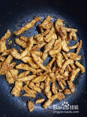 如何做孜然麻辣鸡胸肉