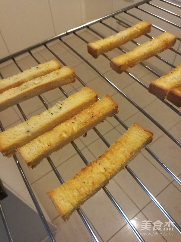 蒜香吐司条的做法