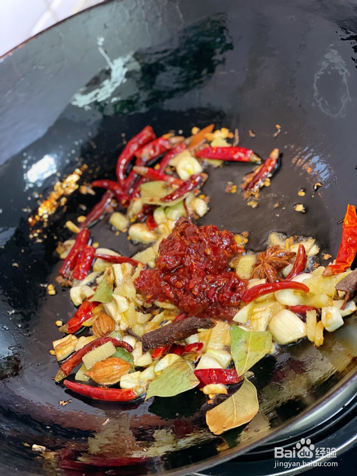 猪肚鸭掌煲的做法