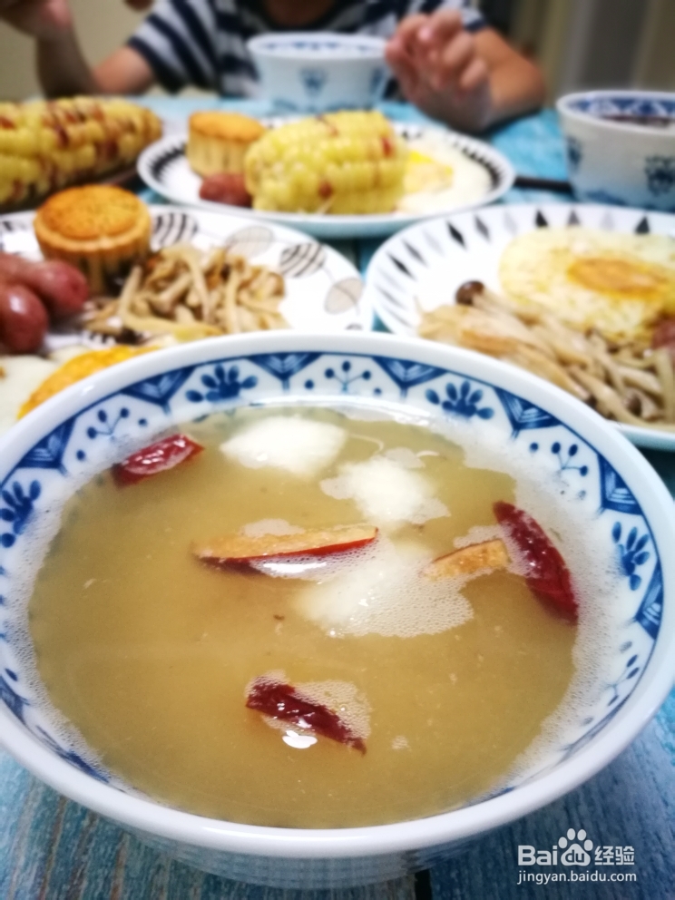 老厨师教你做银耳雪梨羹