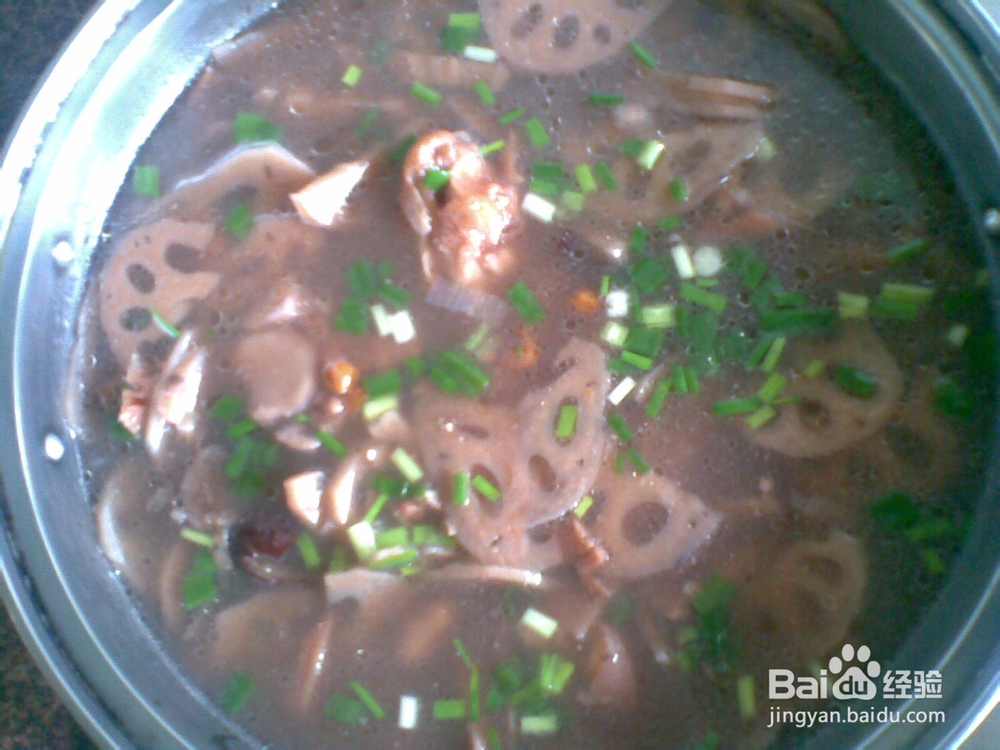 莲藕猪手汤烹制方法