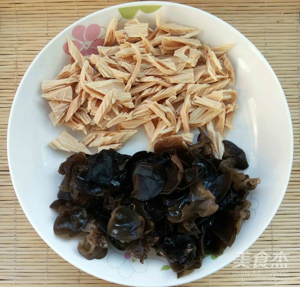 菌菇鸡蛋胡辣汤