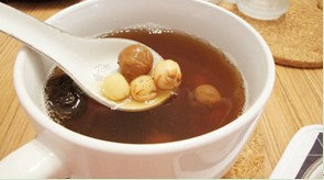 最适合MM在秋天食用的甜品——滋阴补气三元汤