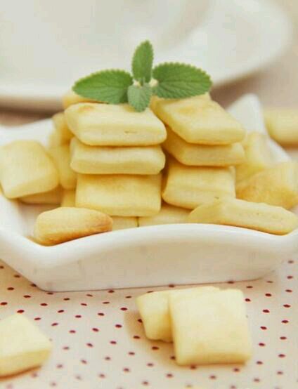 牛奶小方块饼干