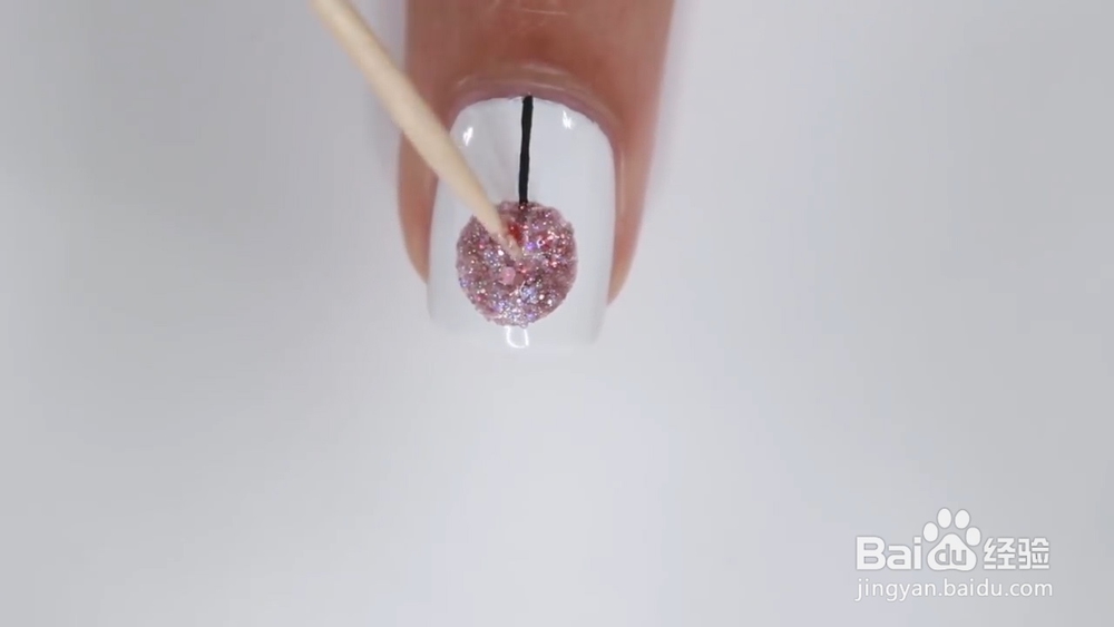 粉色蒲公英美甲的画法