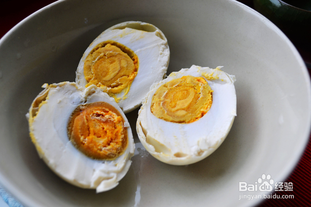咸鸭蛋与咸鸡蛋的做法