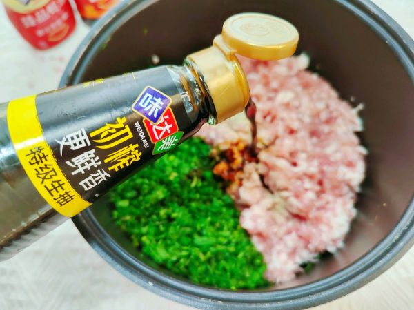 一口鲜荠菜饺子