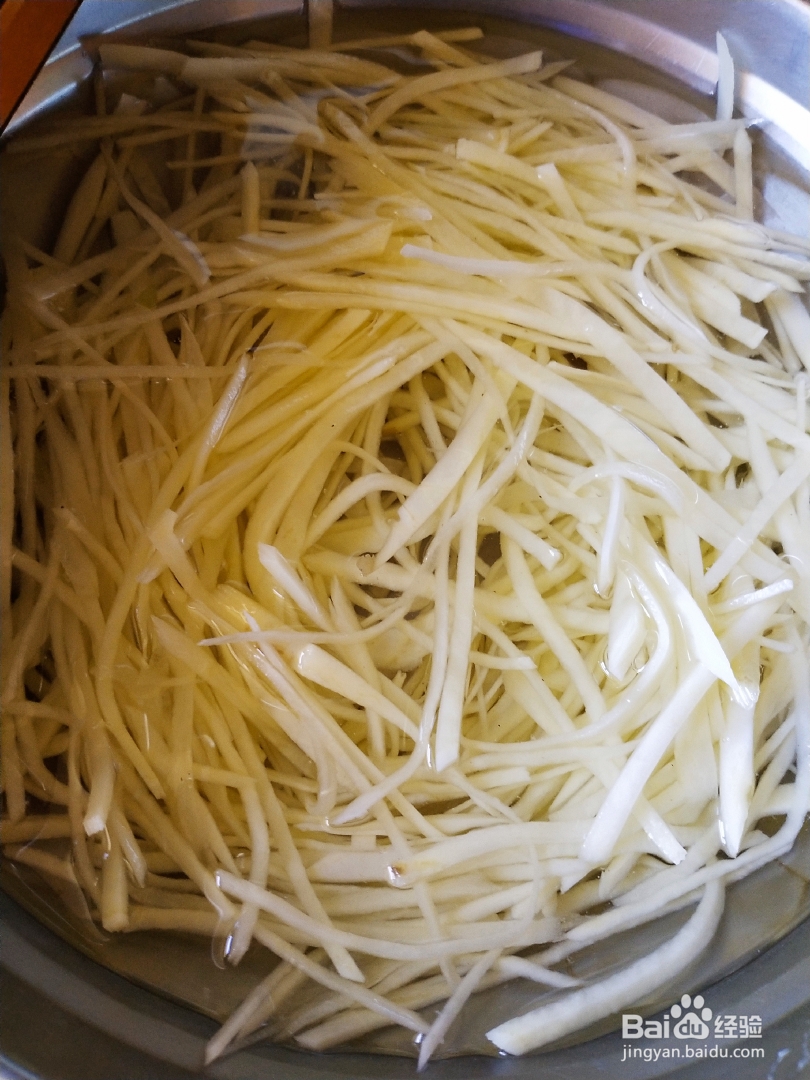 爽脆可口的肉丝炒面