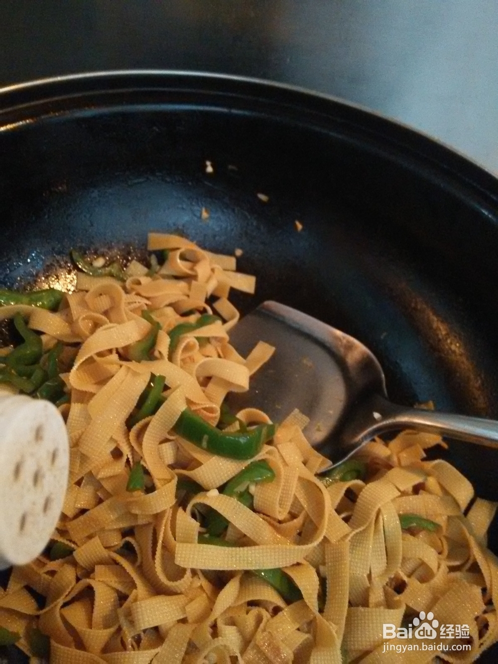 青椒炒豆皮怎么做