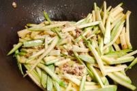 如何做西葫芦炒肉末